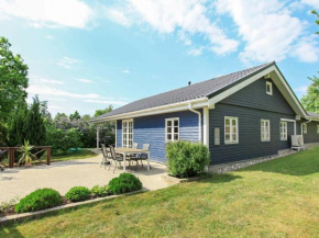 Roofed Holiday Home in Hovedstaden with Terrace